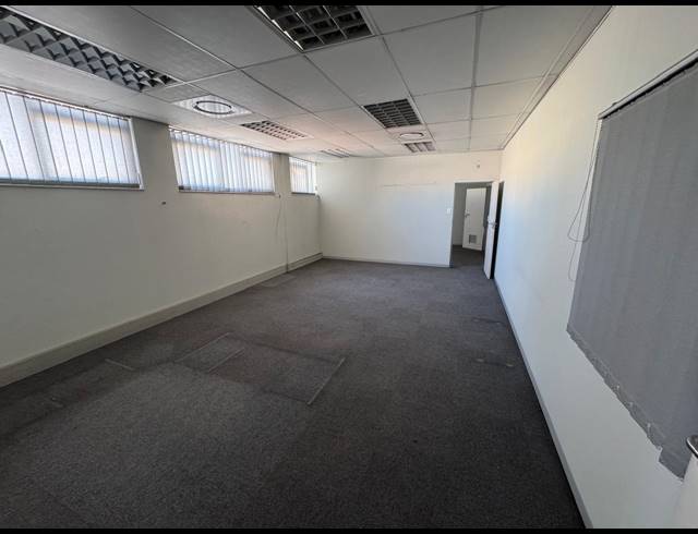 7,500M² OFFICE FOR SALE IN EAST LONDON CENTRAL